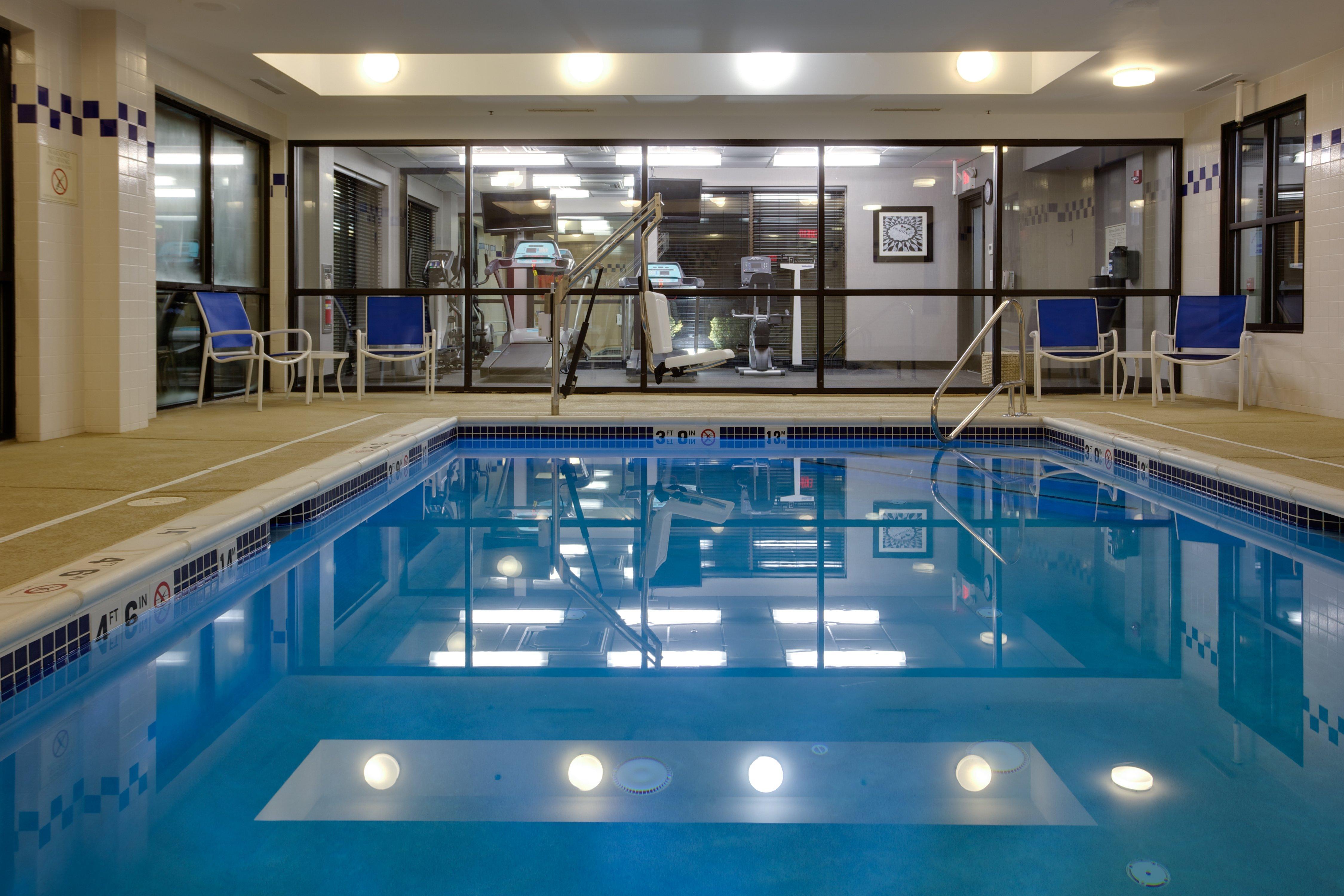 Holiday Inn Express Hotel & Suites Meadowlands Area By Ihg Carlstadt Exteriör bild