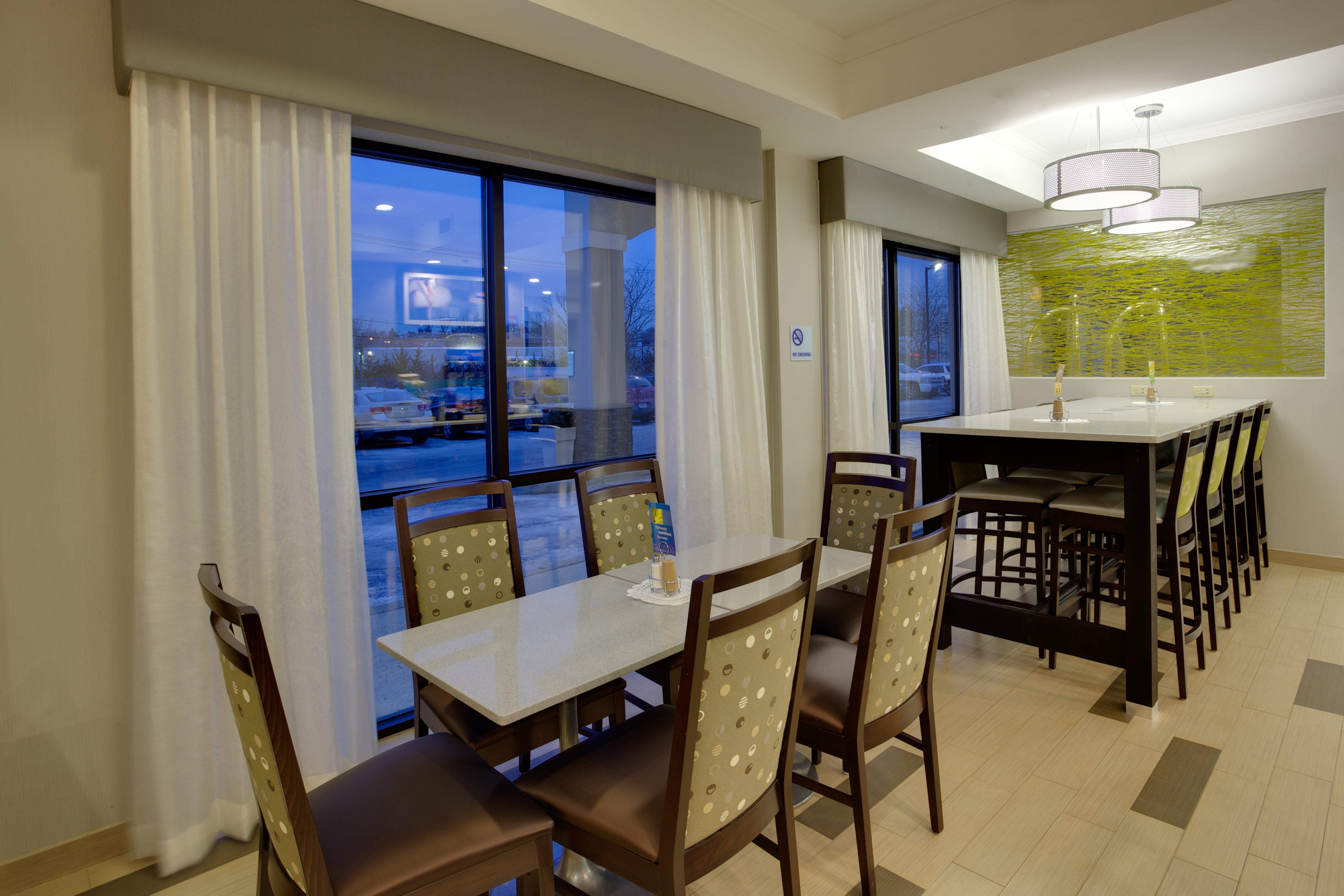 Holiday Inn Express Hotel & Suites Meadowlands Area By Ihg Carlstadt Exteriör bild