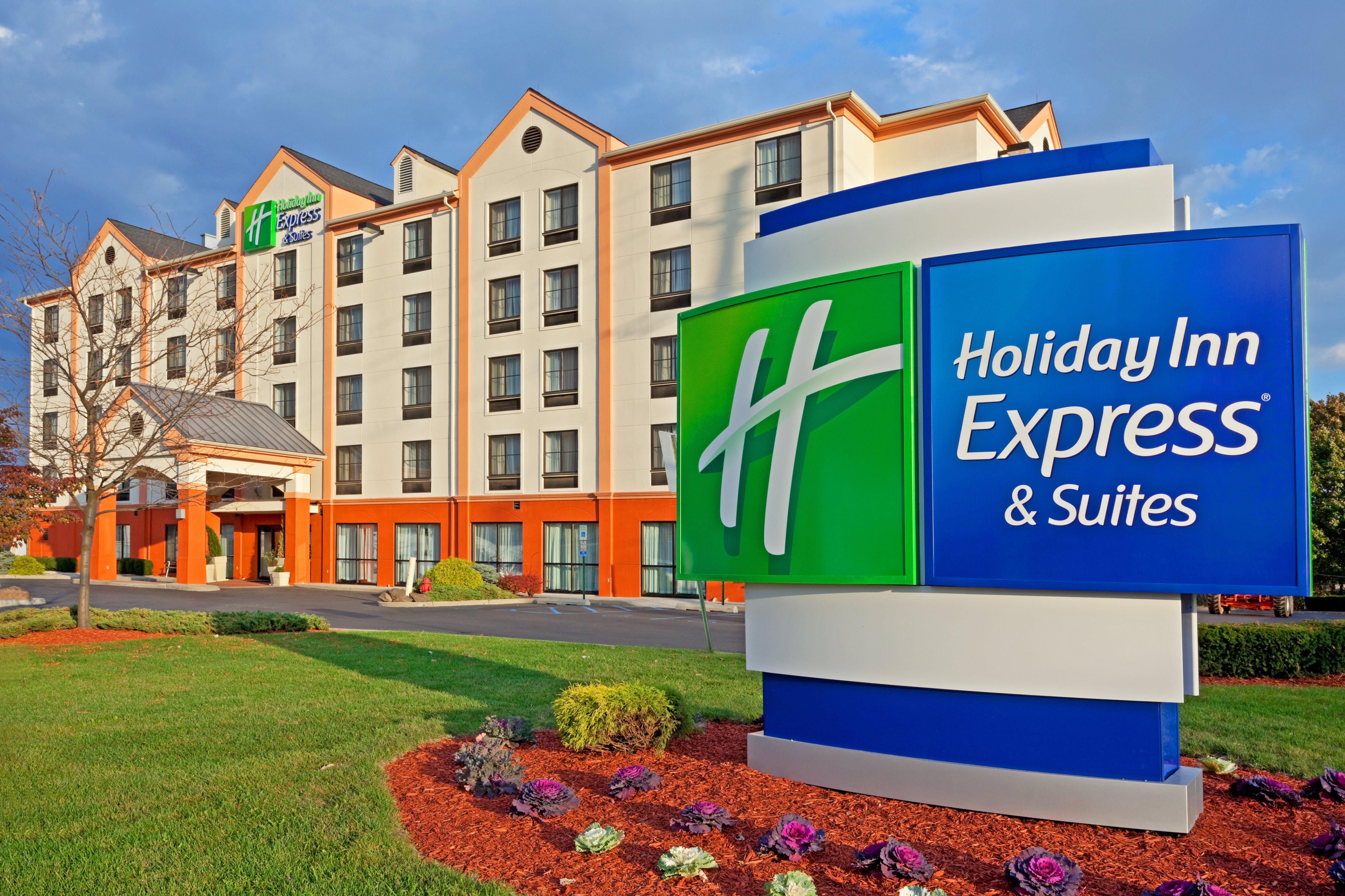Holiday Inn Express Hotel & Suites Meadowlands Area By Ihg Carlstadt Exteriör bild