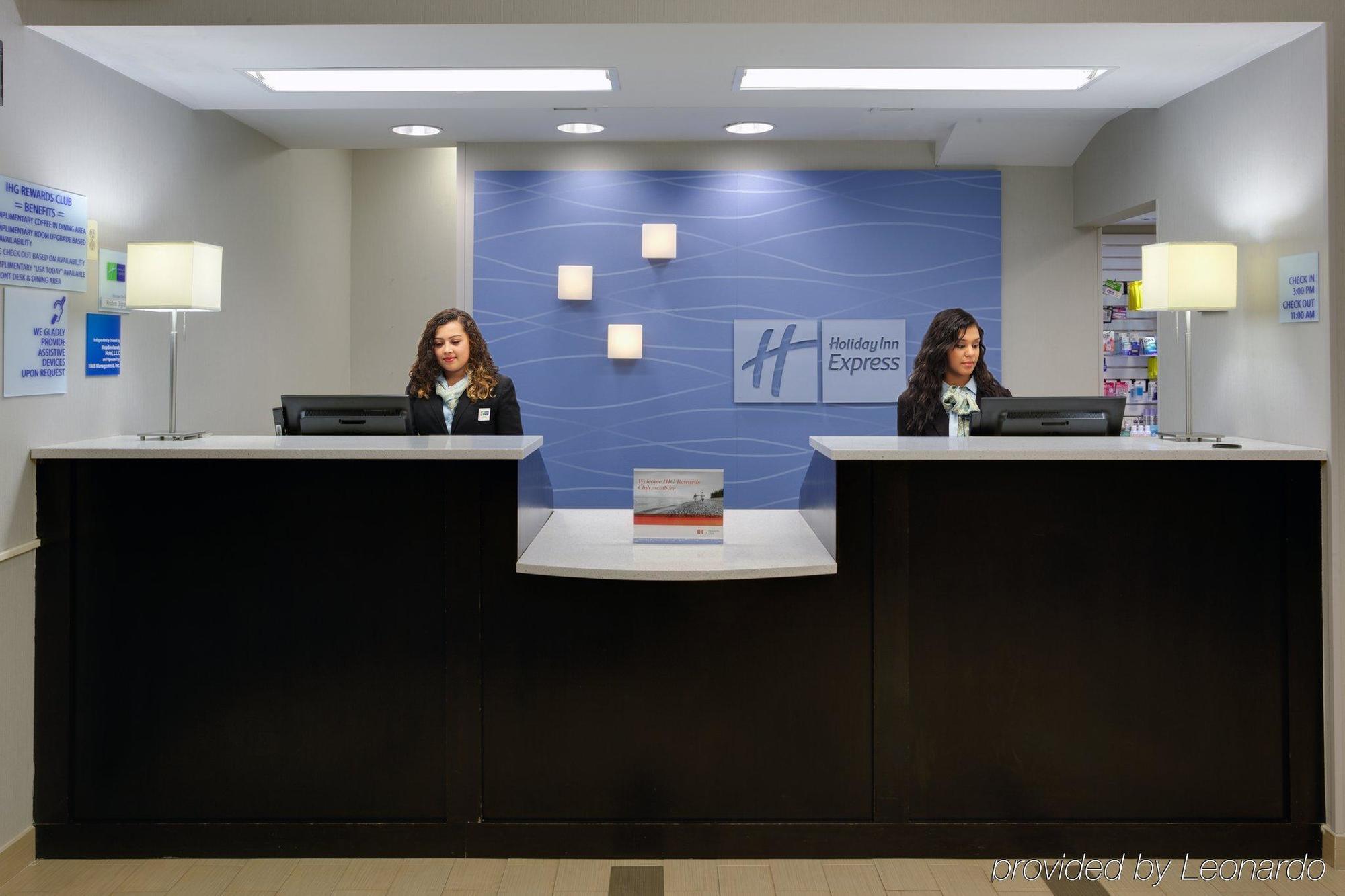 Holiday Inn Express Hotel & Suites Meadowlands Area By Ihg Carlstadt Exteriör bild